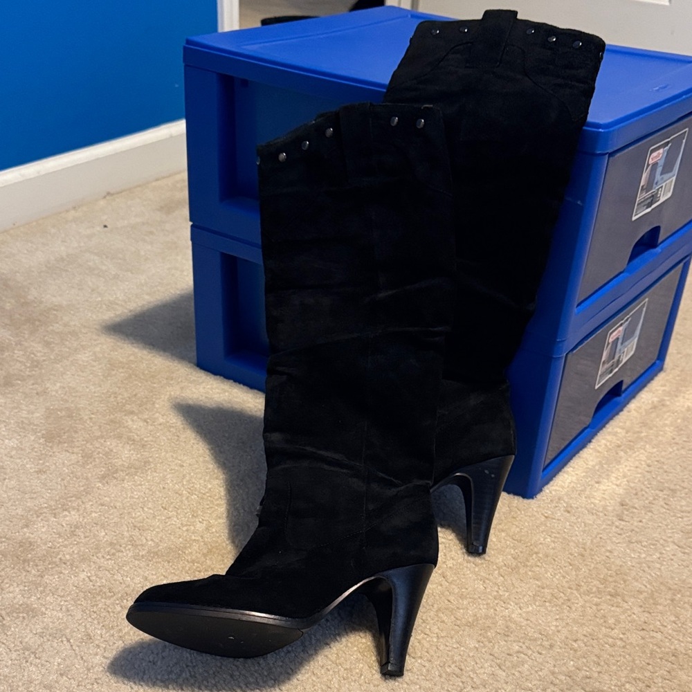 Elegant Black Suede slouch Heeled Boots